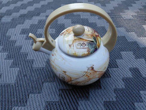 Kettle with whistle enameled - with,