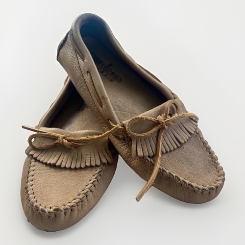 Minnetonka moccasins size - , 7
