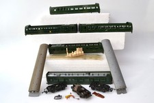 Triang DMU bodies centre car &
