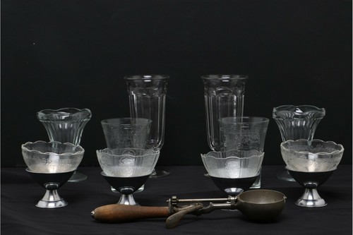 Vintage ice cream parlor set - cream,