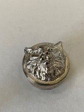 pill box with cats head silver plate 4 cm wide