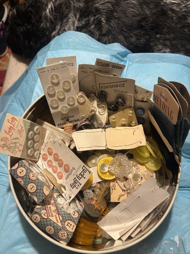 Large vintage tin buttons - large, of