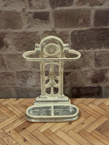 Dolls house scale - house, 1/12