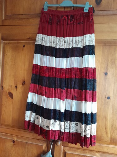 Wallis skirt size - , 10