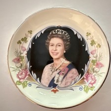 Queen elizabeth find bone - queen,