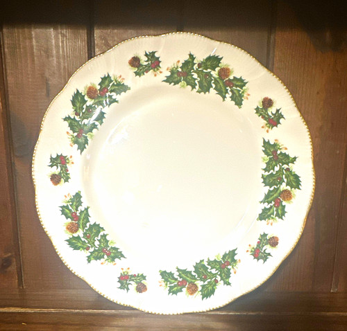 Queen yuletide holly - queen's,