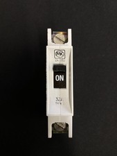 MK LN 5932 . 32 AMP TYPE 2 MCB
