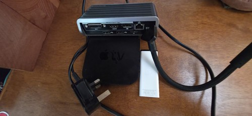 Apple 3rd gen with remote - ,