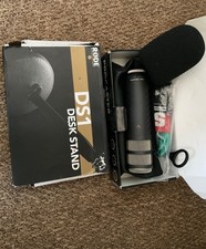 RØDE Podcaster Broadcast Microphone +DS1 Desk Stand +Stagg XLR Cable Bundle
