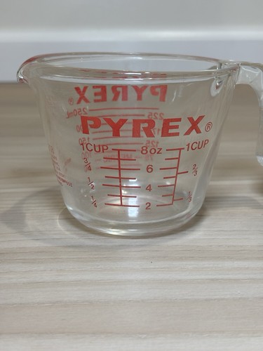 Vintage pyrex measuring cup - measuring, 1