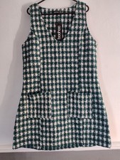 NWT Boohoo Green White