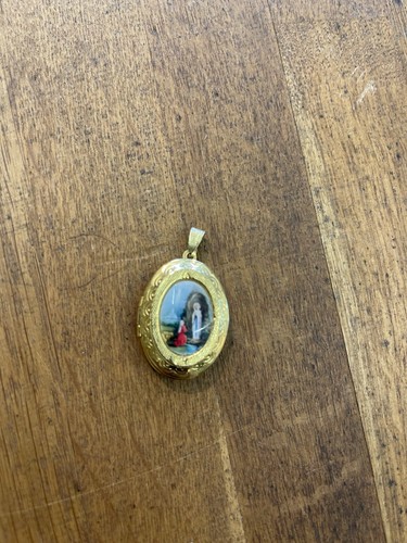 Vintage gold toned religious - gold-toned,