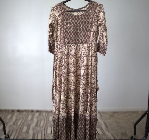 Brown cream paisley print - brown,