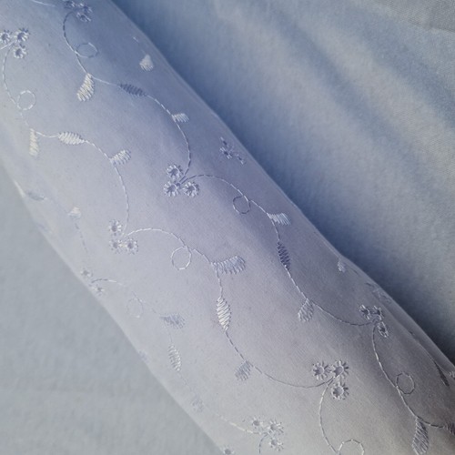 Broderie anglaise hole - broderie,