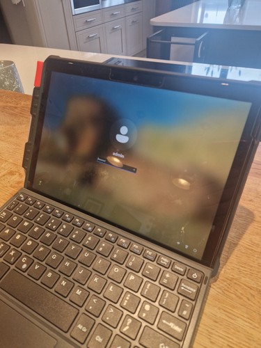 Microsoft surface 8gb - go,