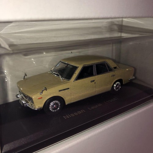 Nissan laurel scale model - 1/43,