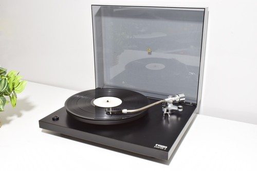 Rega planar turntable with - 3,
