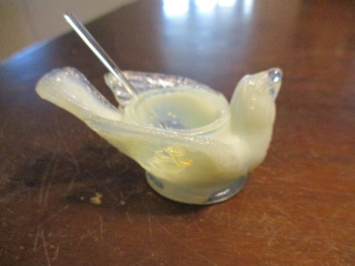 Figural rare uranium vaseline - figural,