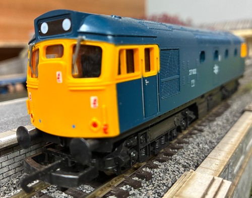 Lima 205247 class - 27,