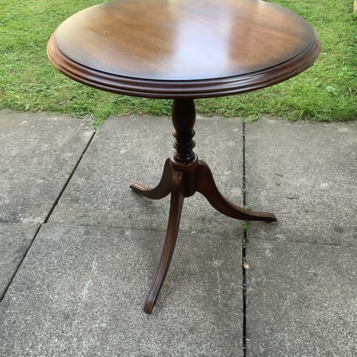 Fabulous side table - table, with