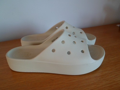 Ladies neutral crocs classic - neutral,