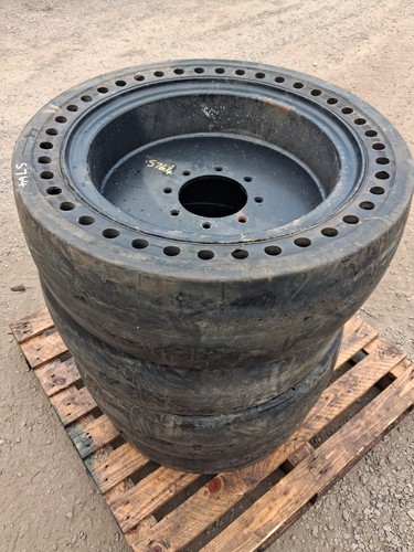 Solid skid steer tyres - solid,