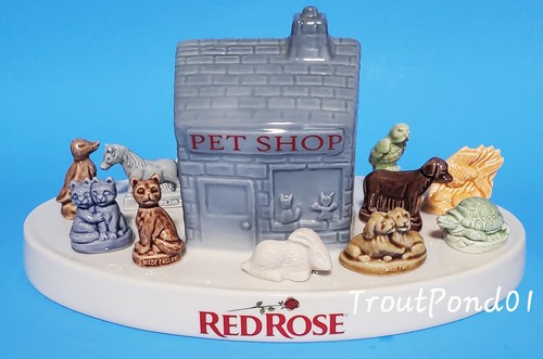 Wade whimsies pet shop red - pet,