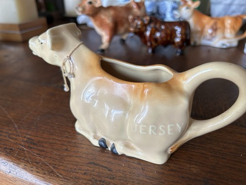 Group cow creamers - group,
