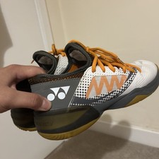 YONEX Comfort Z 2 Womens White/Orange Badminton Shoes 25.5cm