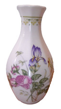 VINTAGE 1990 5 1/2”  ROYAL DOULTON CAMILLA Bud Vase English Fine Bone China
