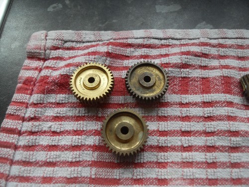 Meccano teeth 1 spur - meccano, x