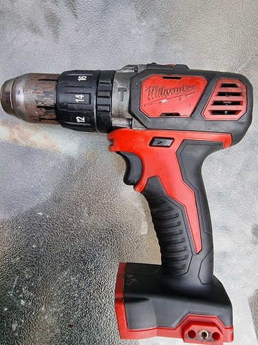 Milwaukee m18 bpd 18v - milwaukee,