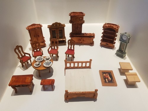 Job lot dolls house - lot,