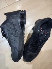 W Nike Shox R4 | TRIPLE