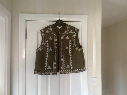 And size padded gilet - and, 14