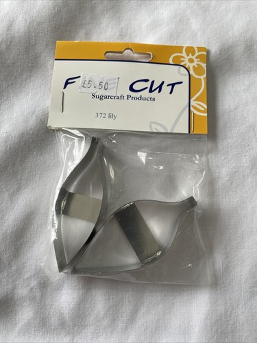 Fine cut lily metal cutters - cut,