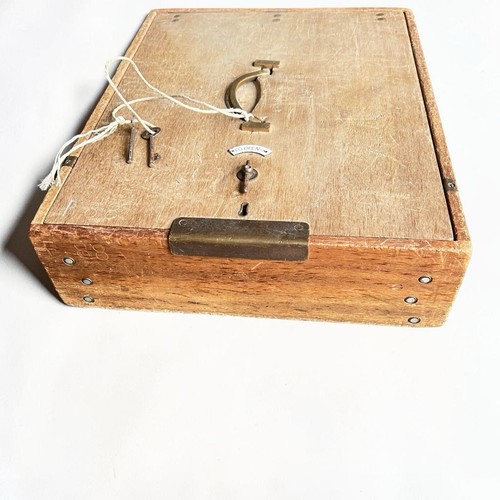 Vintage wooden shop - shop, coin