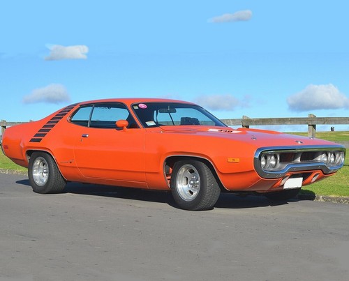 Orange 1972 plymouth road - orange,