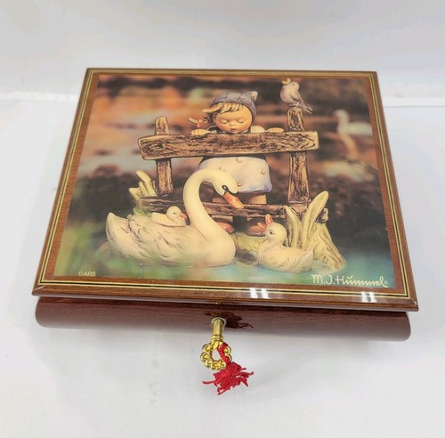 Vtg hummel music box - mj, wooden
