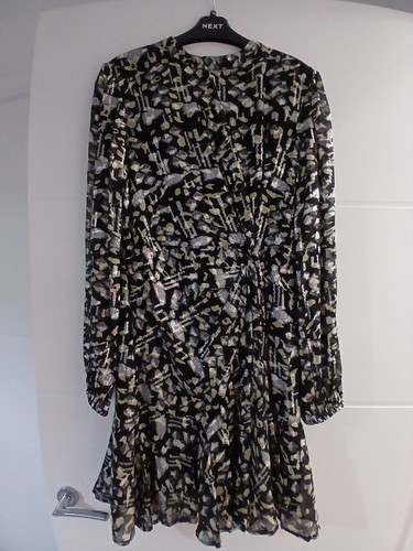 Lipsy london ruffle hem - london,