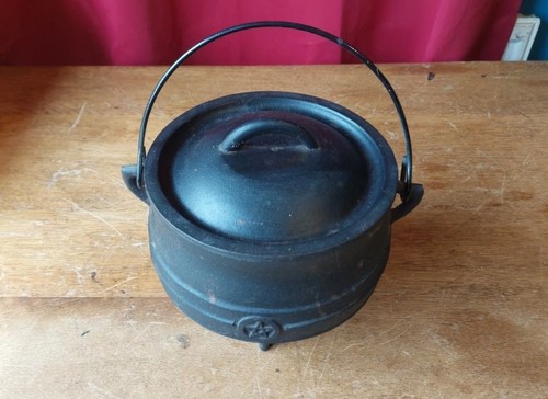 Heavy cast iron pot - iron, with