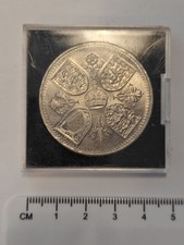 1953 Queen Elizabeth II Coronation Crown Commemorative 5 Shilling coin In case