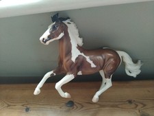 Breyer 1354 Mon Gamin Bay Pinto No Stand