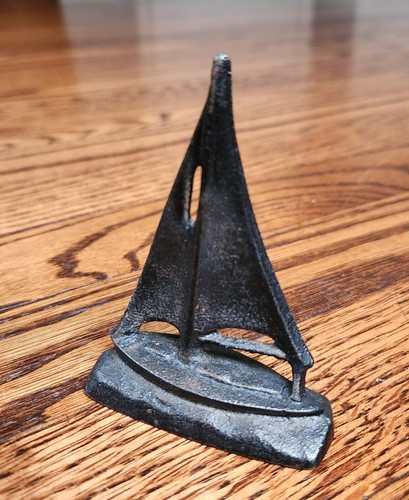 Vintage small black cast iron - black,