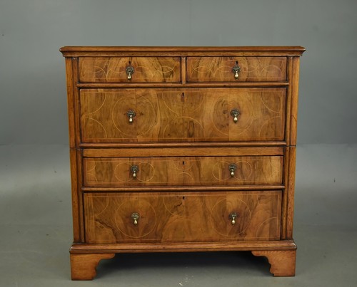 Georgian walnut chest - , of