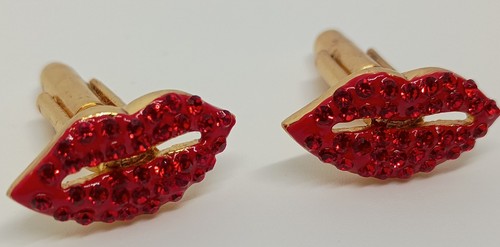 Butler wilson hot red lips - &,