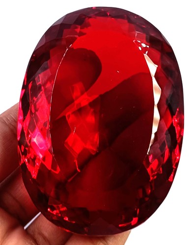 1000 natural red ruby - ct, oval