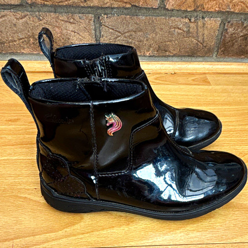 Girls clarks black patent - black,