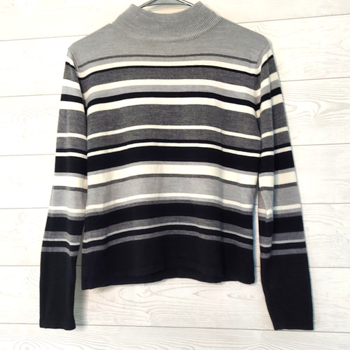 Croft barrow sweater size - &,