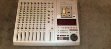 Silver Yamaha MD 8 multitrack